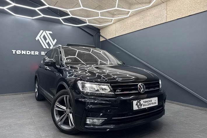 Sort VW Tiguan fra 2017 set udefra