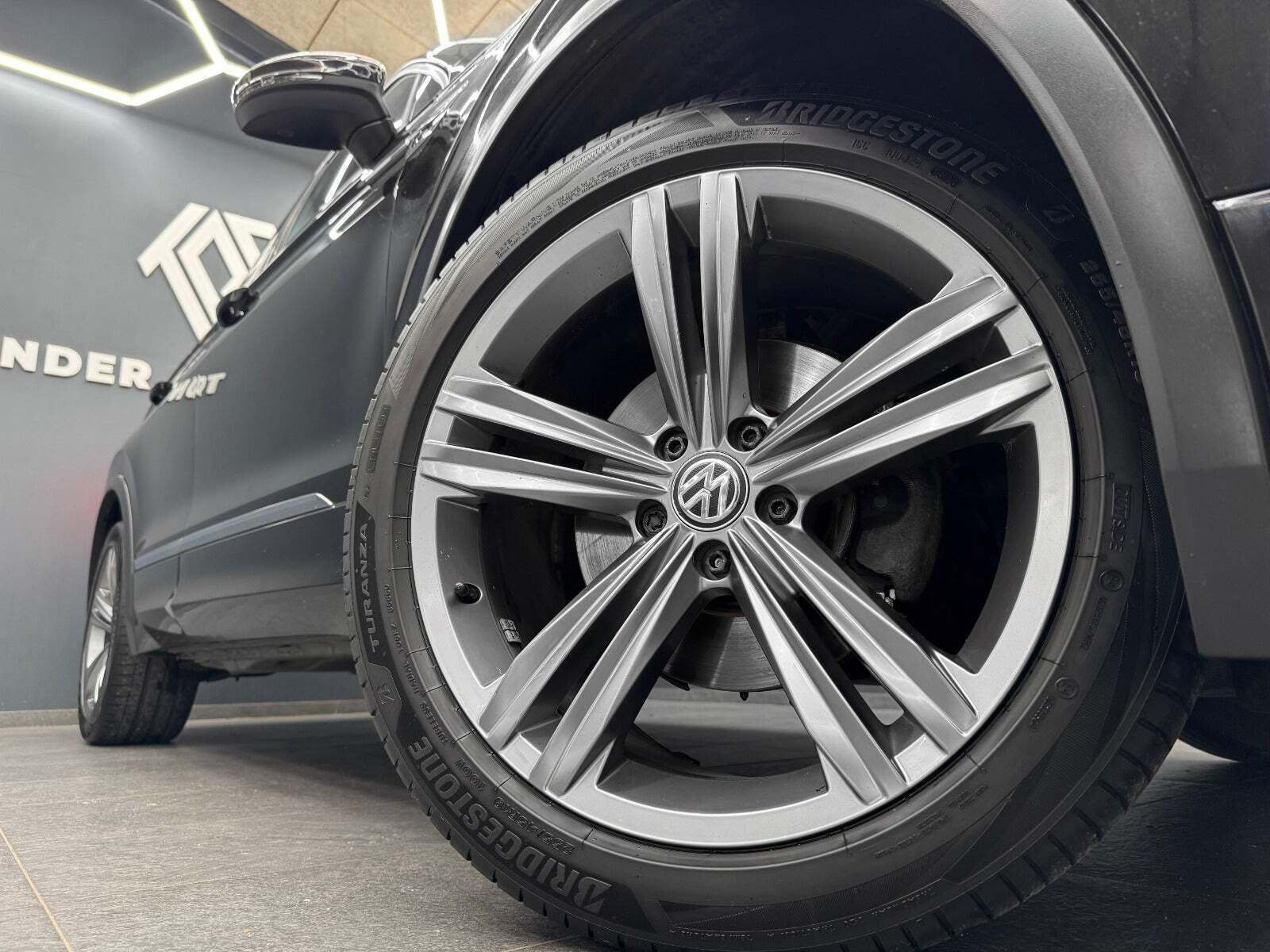 Sort VW Tiguan fra 2017