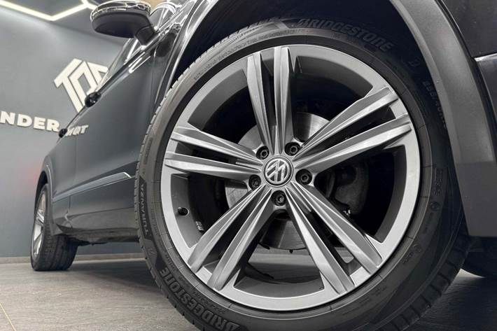 Sort VW Tiguan fra 2017