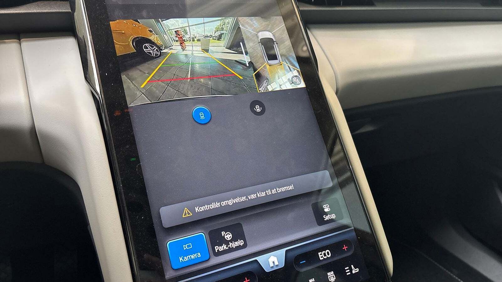 Blå Ford Explorer fra 2025