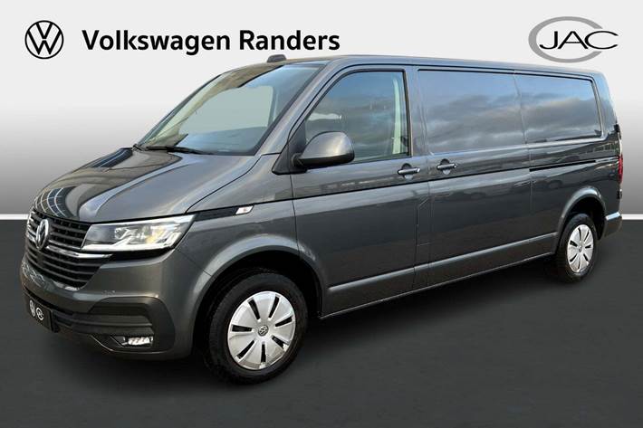 Grå VW Transporter fra 2022