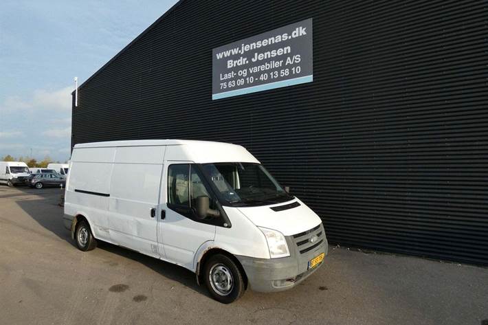 Hvid Ford Transit 300L Van fra 2010 set udefra