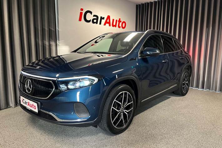 Blå Mercedes EQA250 fra 2022 set udefra