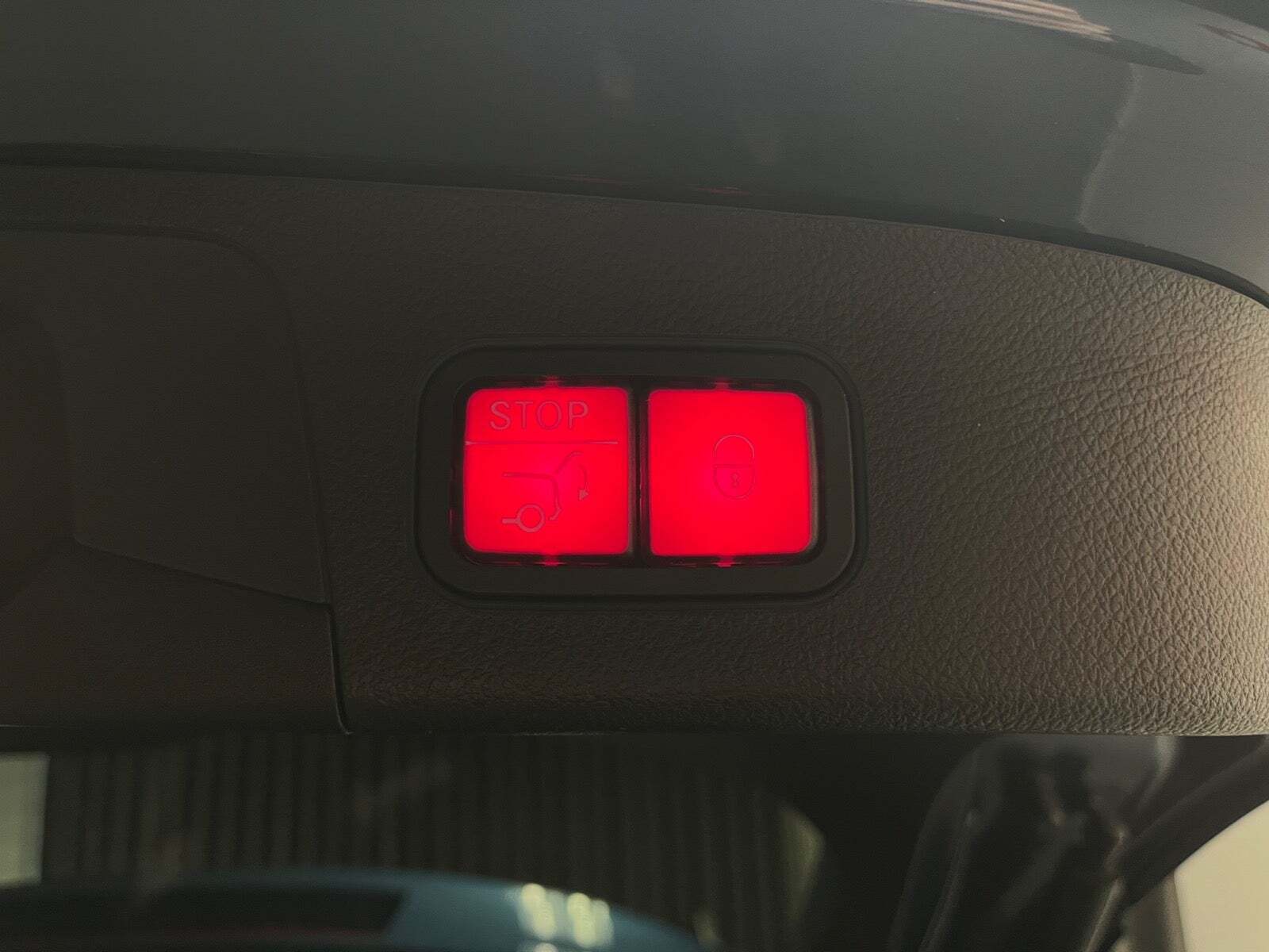 Blå Mercedes EQA250 fra 2022