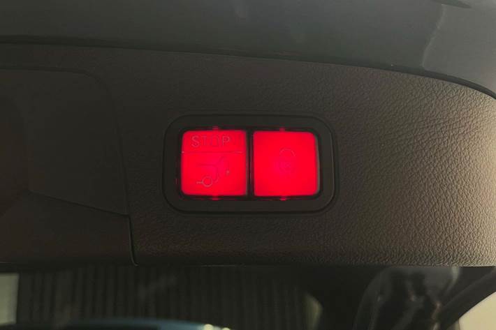 Blå Mercedes EQA250 fra 2022