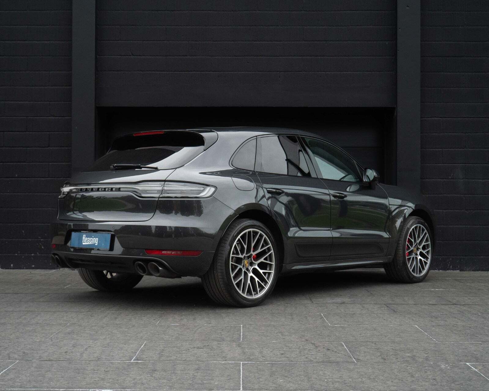 Grå Porsche Macan GTS fra 2020