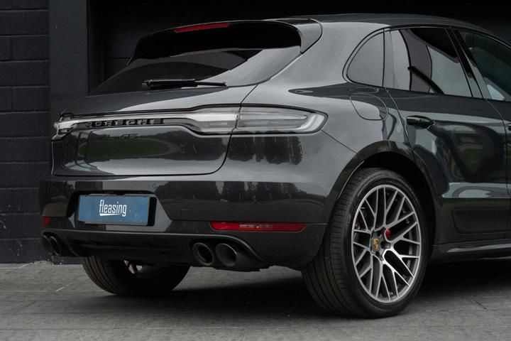 Grå Porsche Macan GTS fra 2020