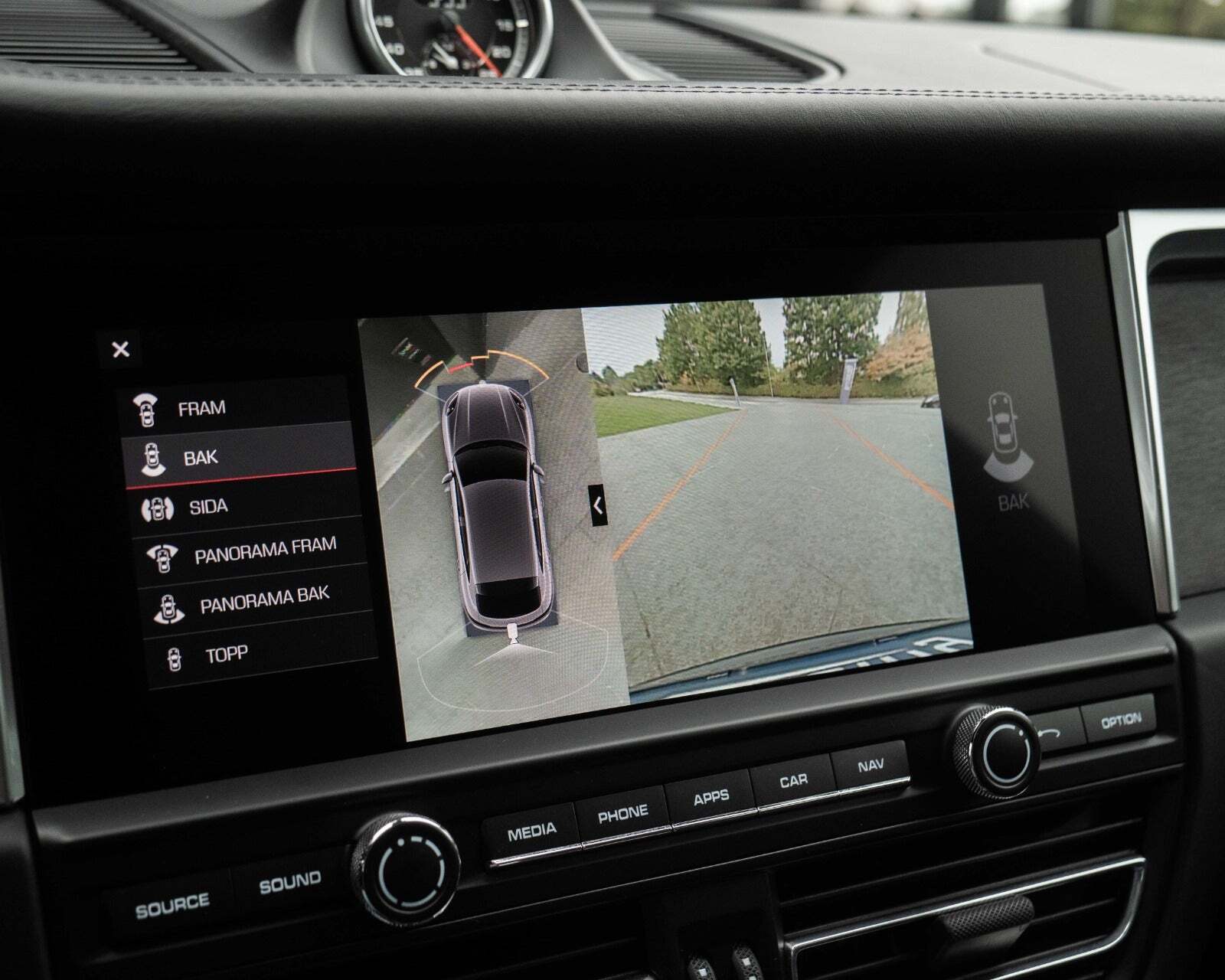 Grå Porsche Macan GTS fra 2020