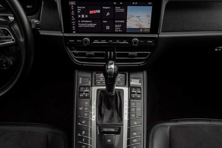 Grå Porsche Macan GTS fra 2020