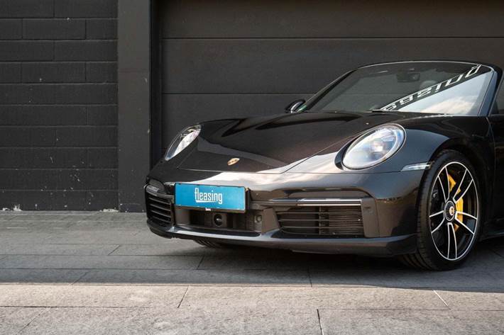 Sort Porsche 911 Turbo S fra 2020