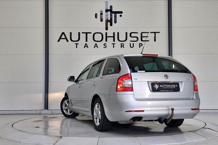 Sølv Skoda Octavia fra 2010