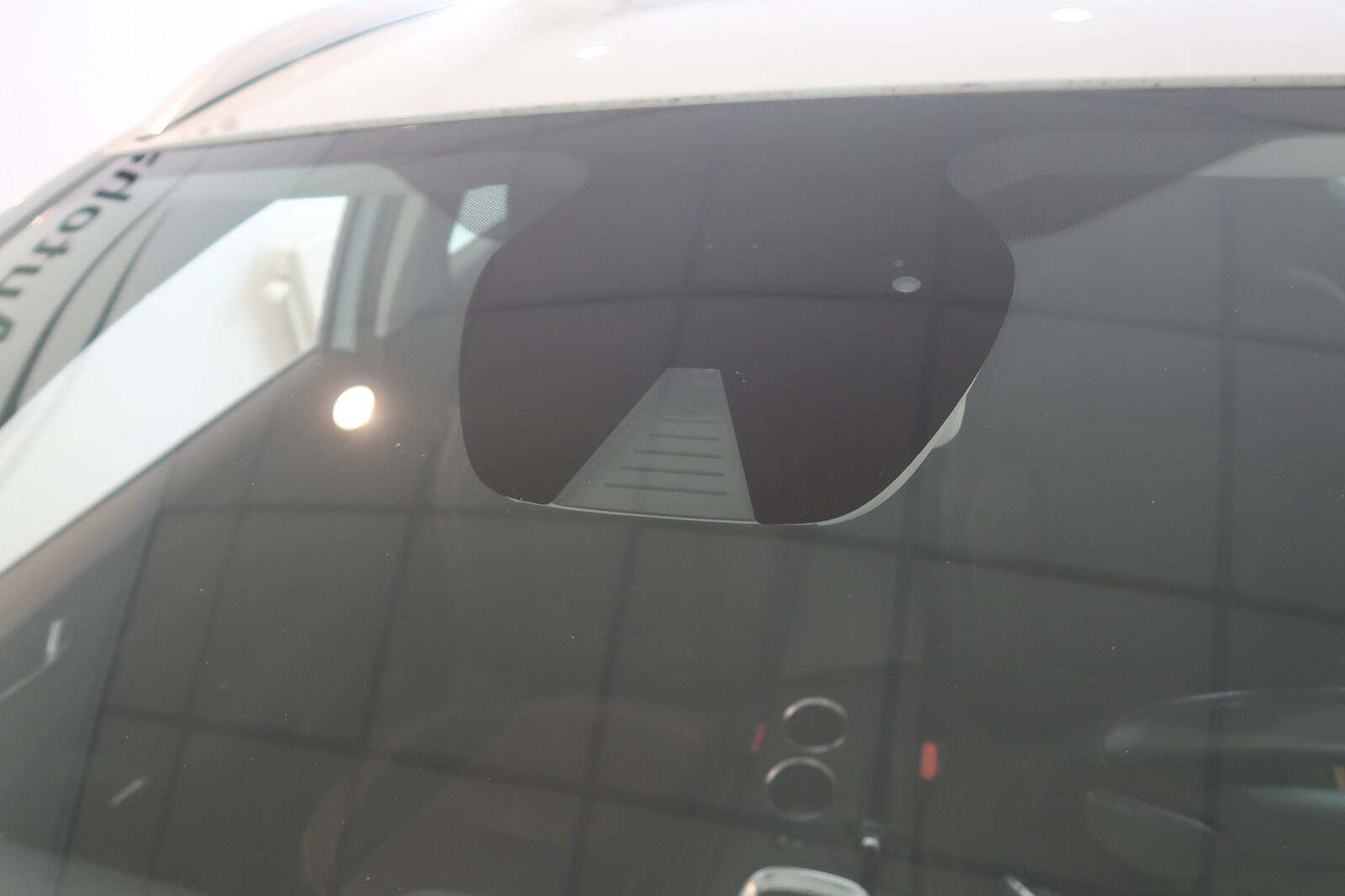 Hvid Renault Megane IV fra 2017