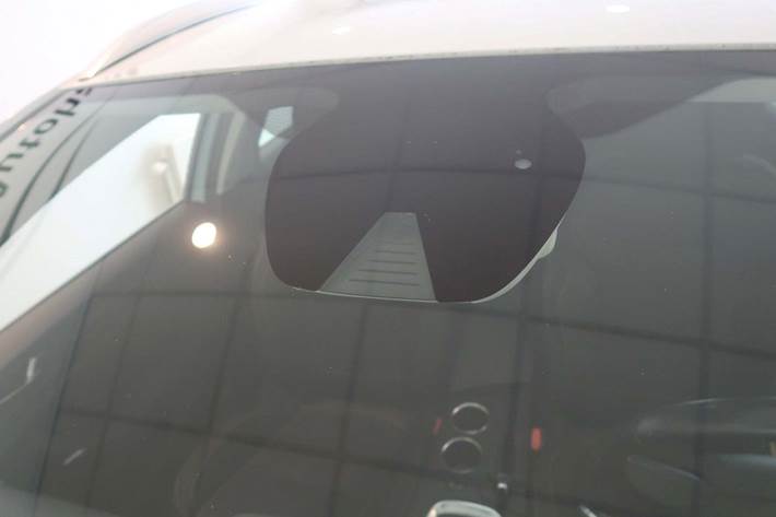 Hvid Renault Megane IV fra 2017