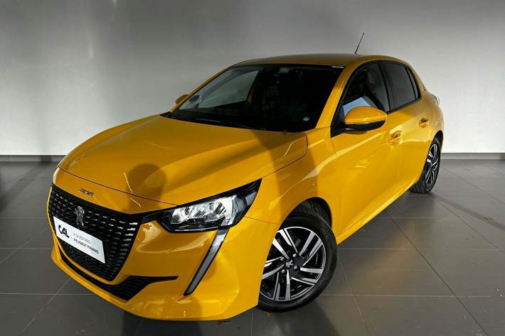 Gul Peugeot 208 fra 2021 set udefra