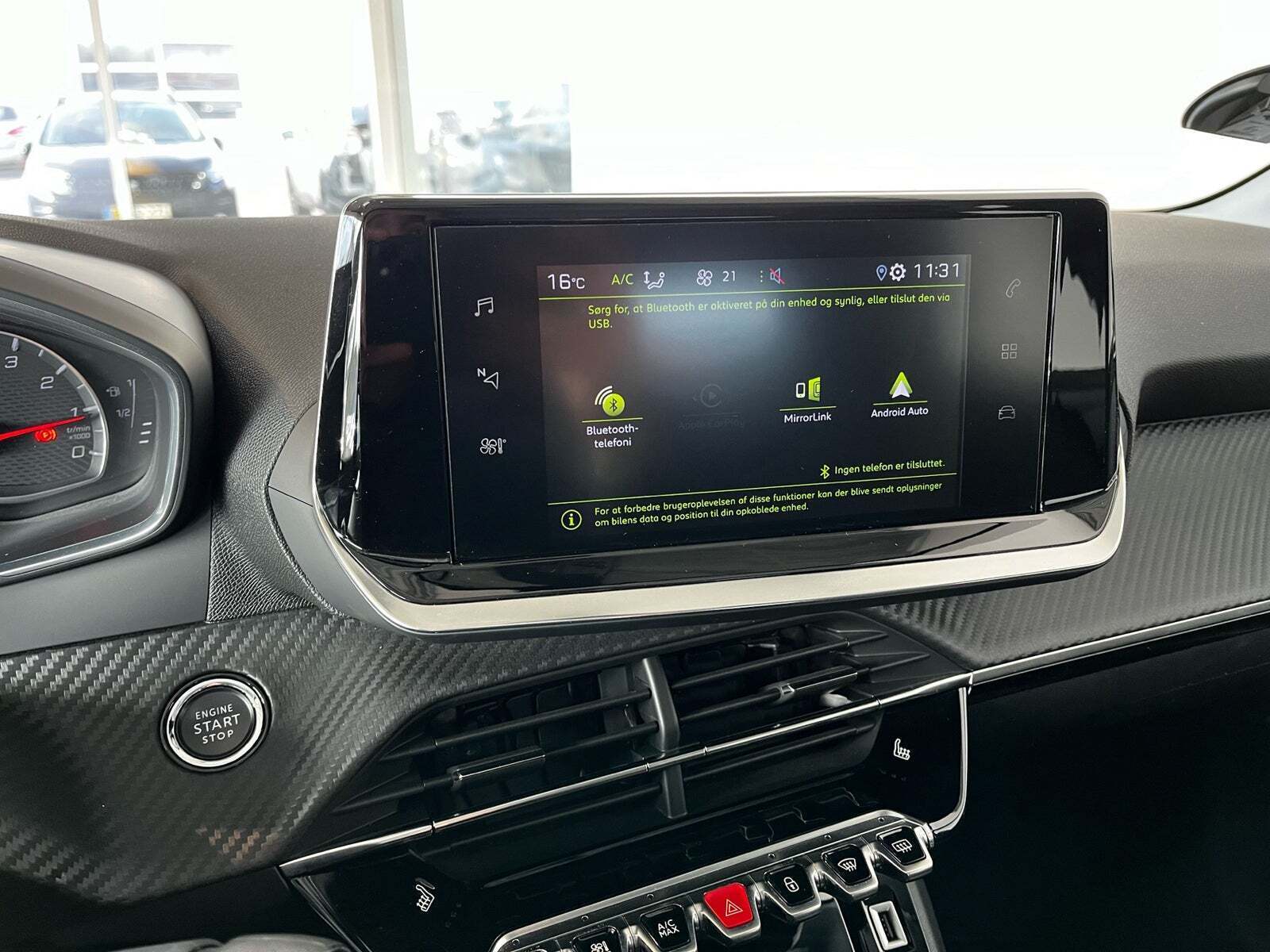 Gul Peugeot 208 fra 2021