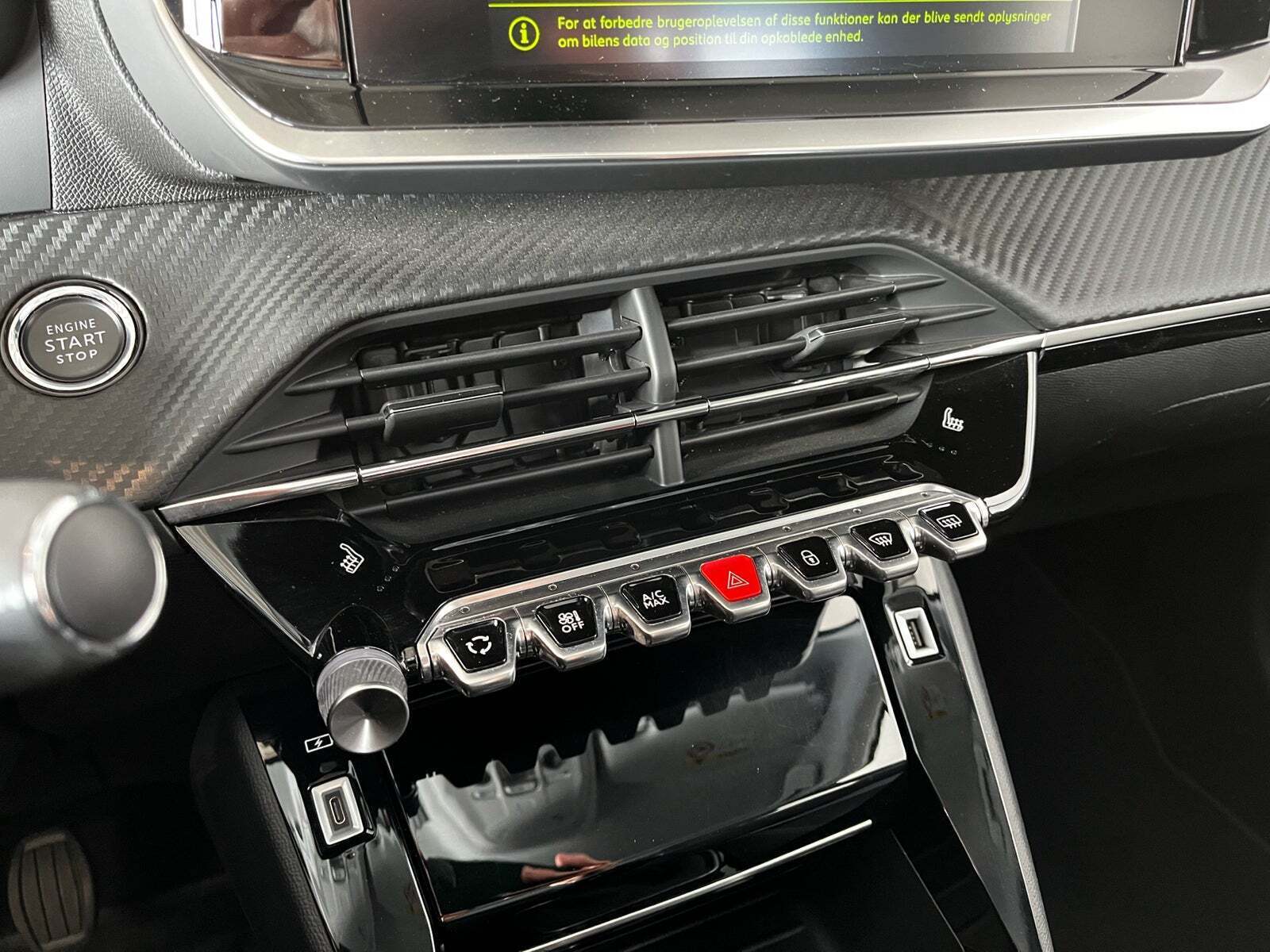 Gul Peugeot 208 fra 2021