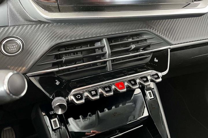 Gul Peugeot 208 fra 2021