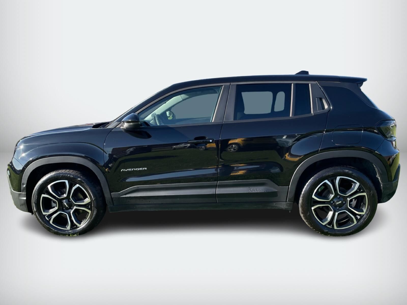 Sort Jeep Avenger fra 2024