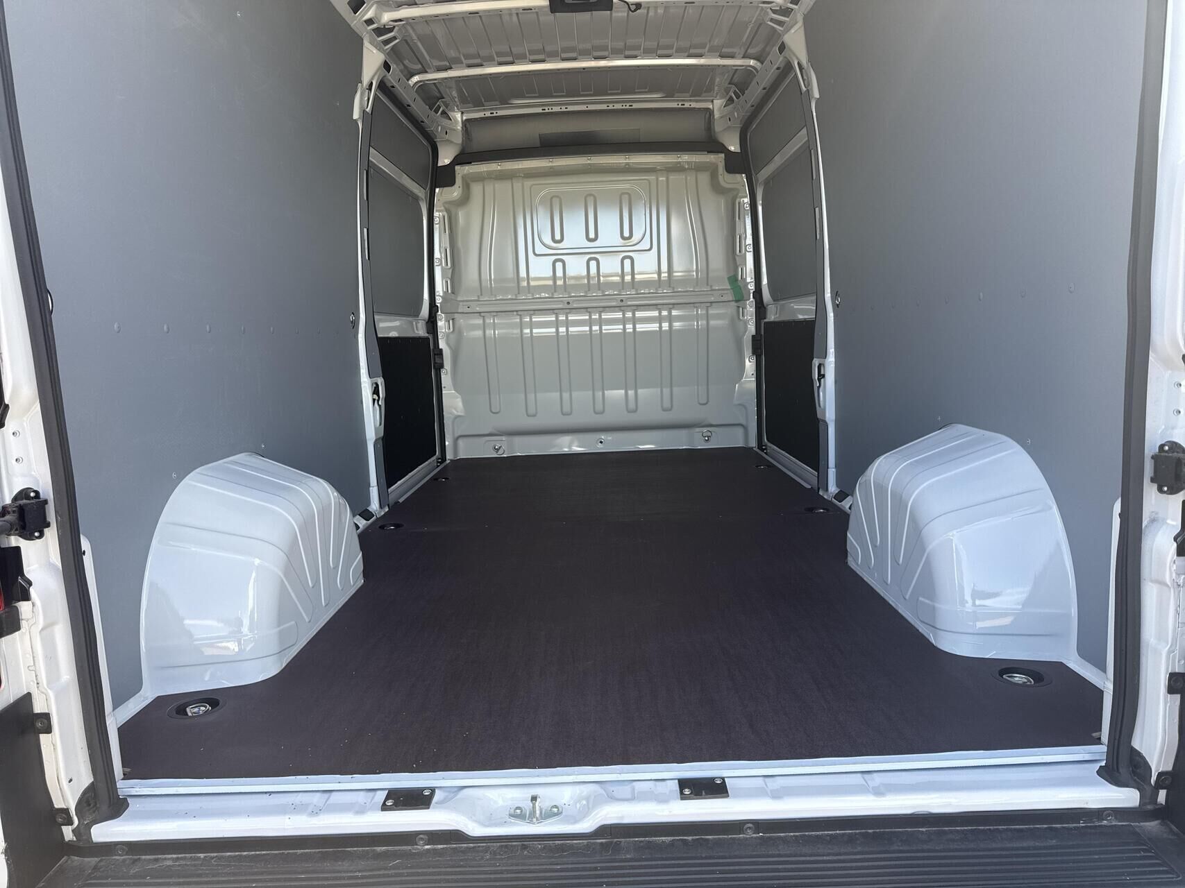 Hvid Toyota Proace Max fra 2025