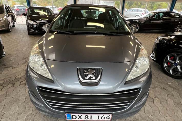 Grå Peugeot 207 fra 2011