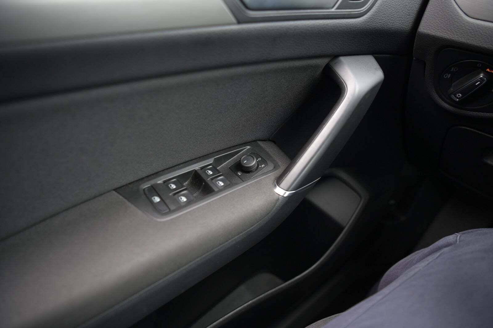 Hvid VW Touran fra 2021