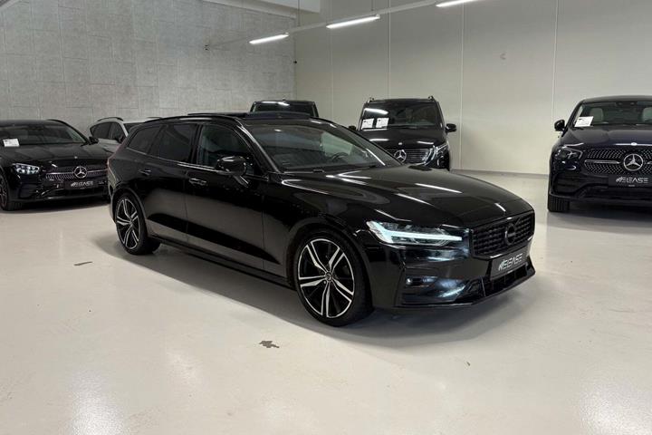 Sort Volvo V60 fra 2020