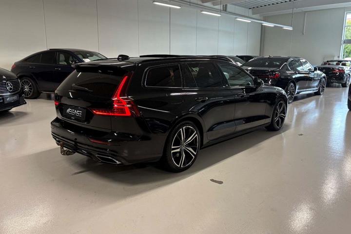 Sort Volvo V60 fra 2020