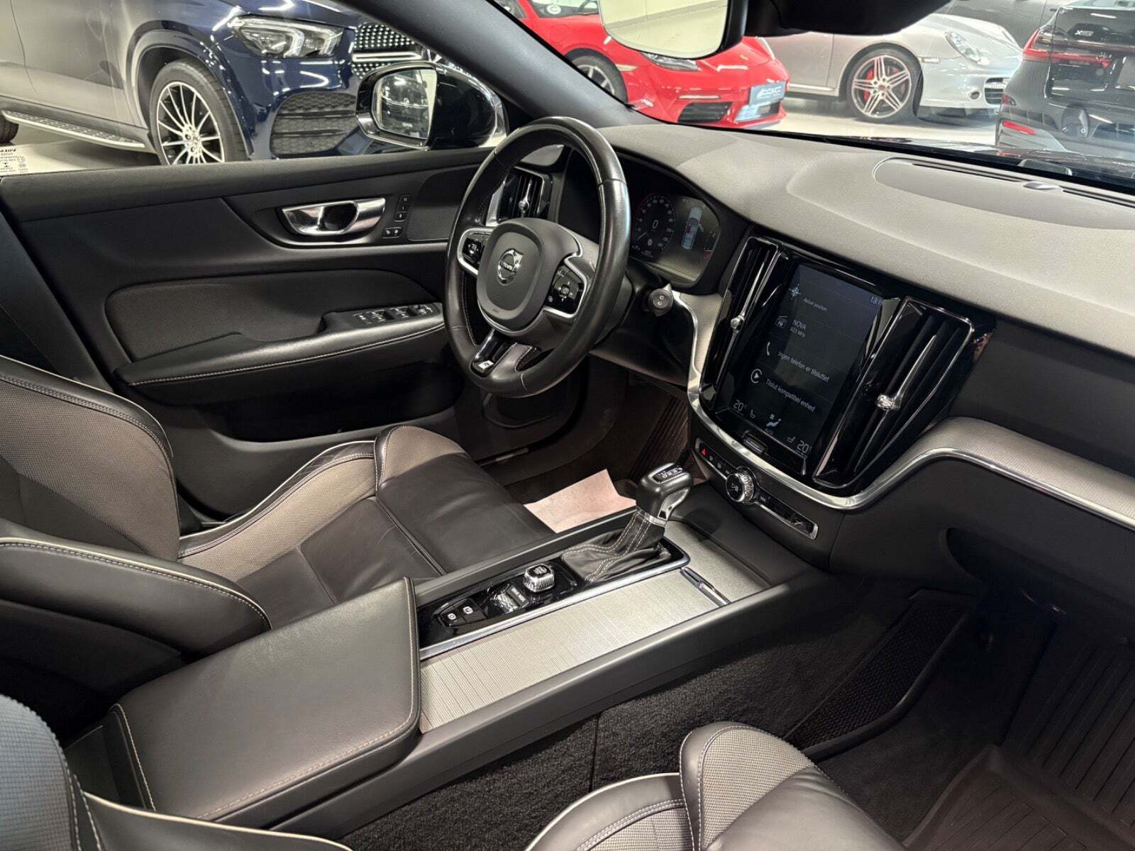 Sort Volvo V60 fra 2020