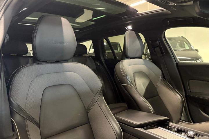 Sort Volvo V60 fra 2020
