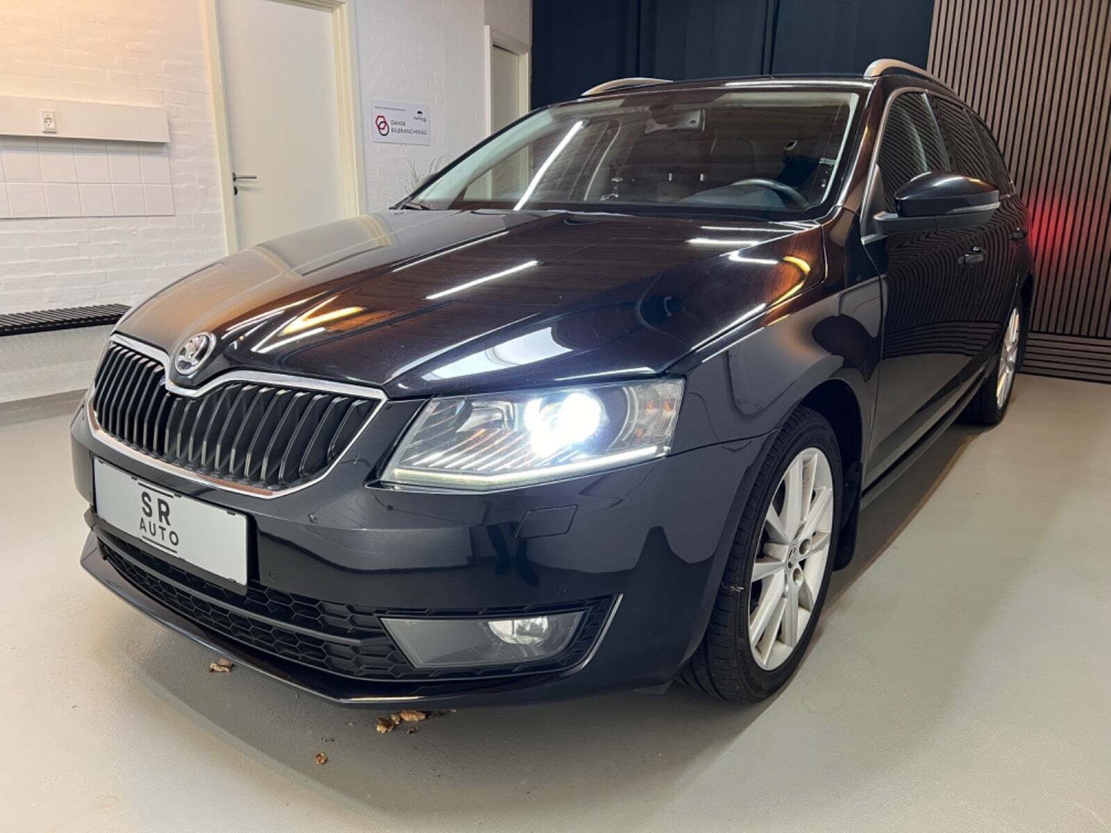 Skoda Octavia 2,0 TDi 150 Elegance Combi DSG