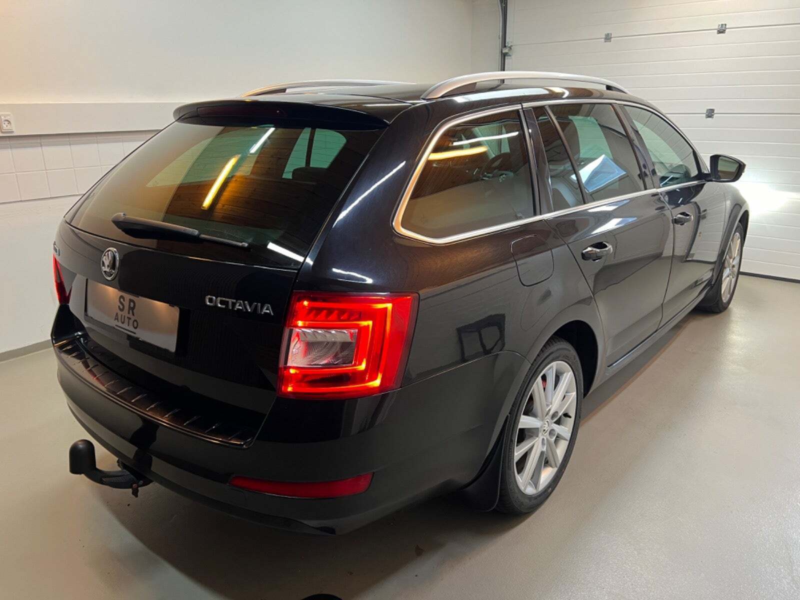 Skoda Octavia 2,0 TDi 150 Elegance Combi DSG