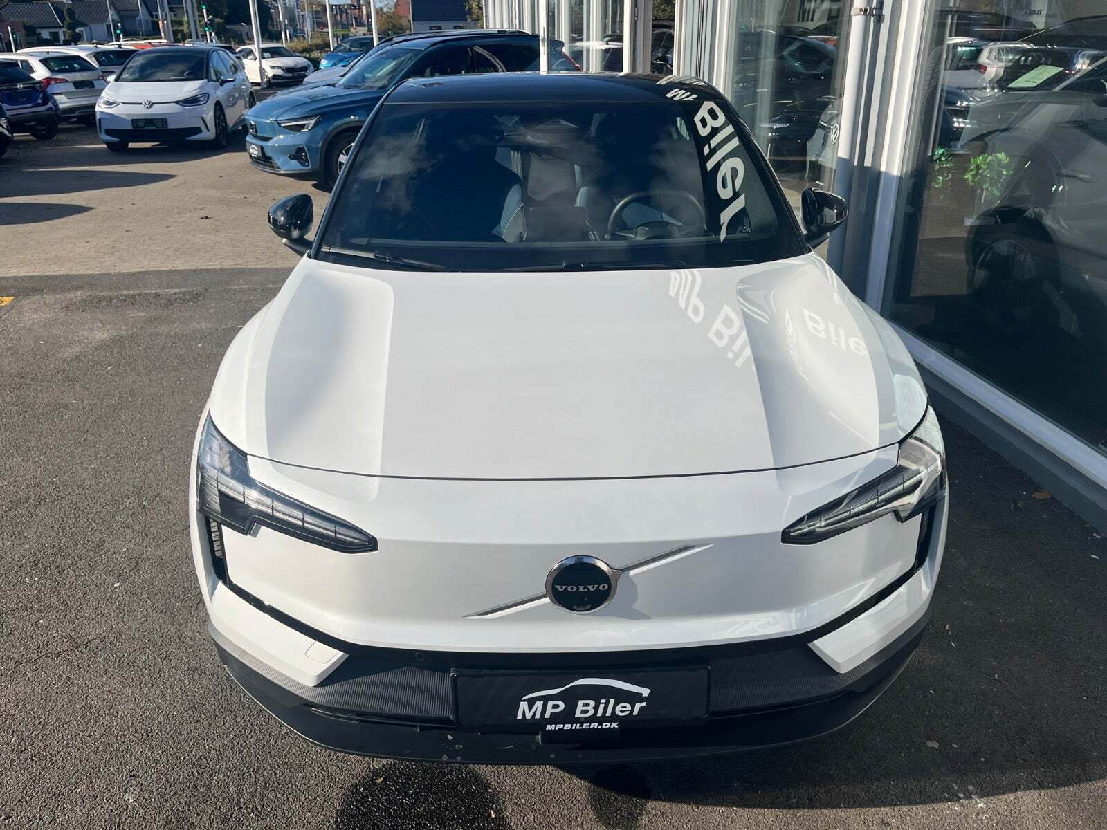 Hvid Volvo EX30 fra 2025