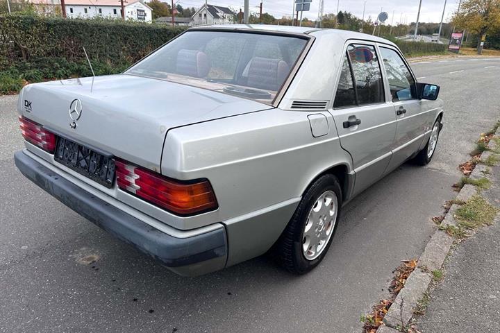 undefined Mercedes 190 E fra 1990