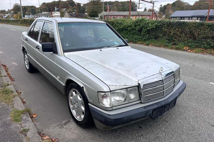 undefined Mercedes 190 E fra 1990