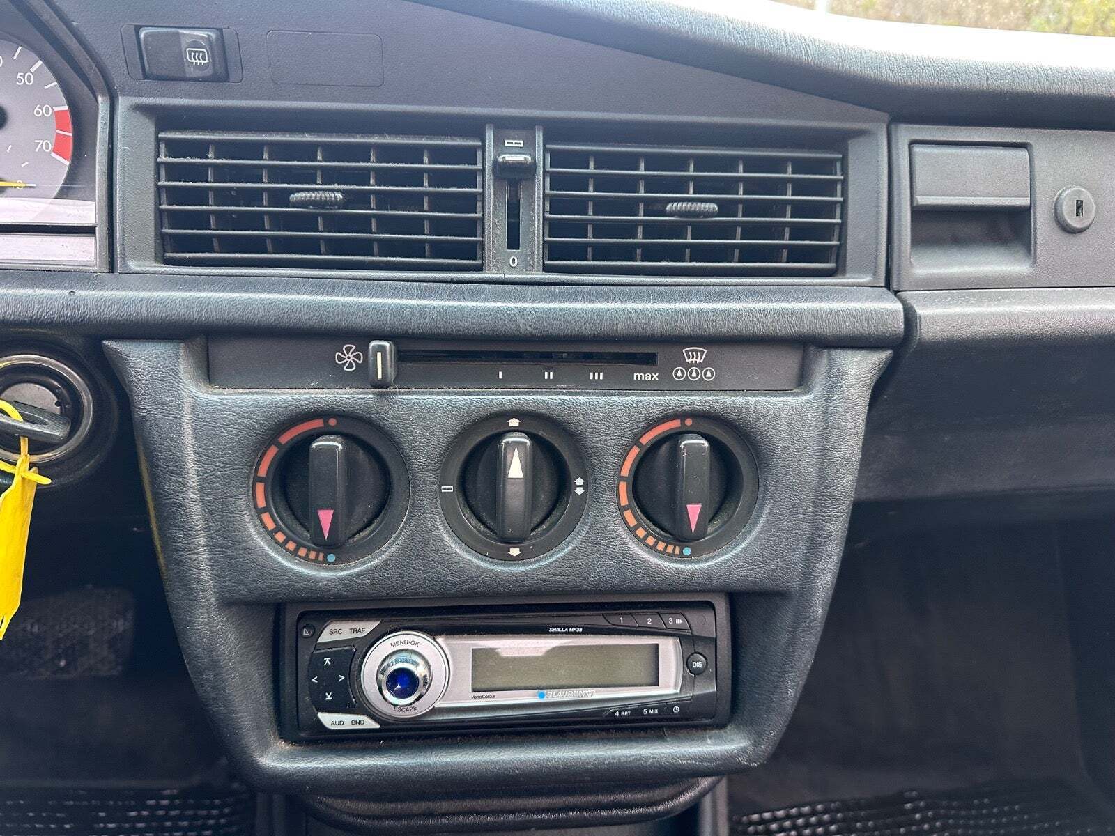 undefined Mercedes 190 E fra 1990