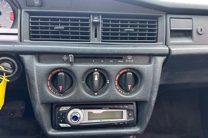 undefined Mercedes 190 E fra 1990