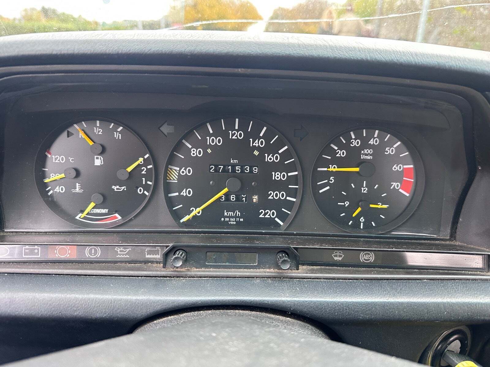 undefined Mercedes 190 E fra 1990
