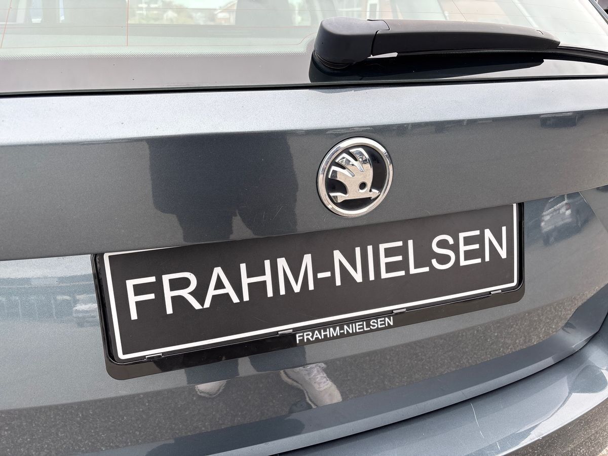 Grå Skoda Fabia fra 2017