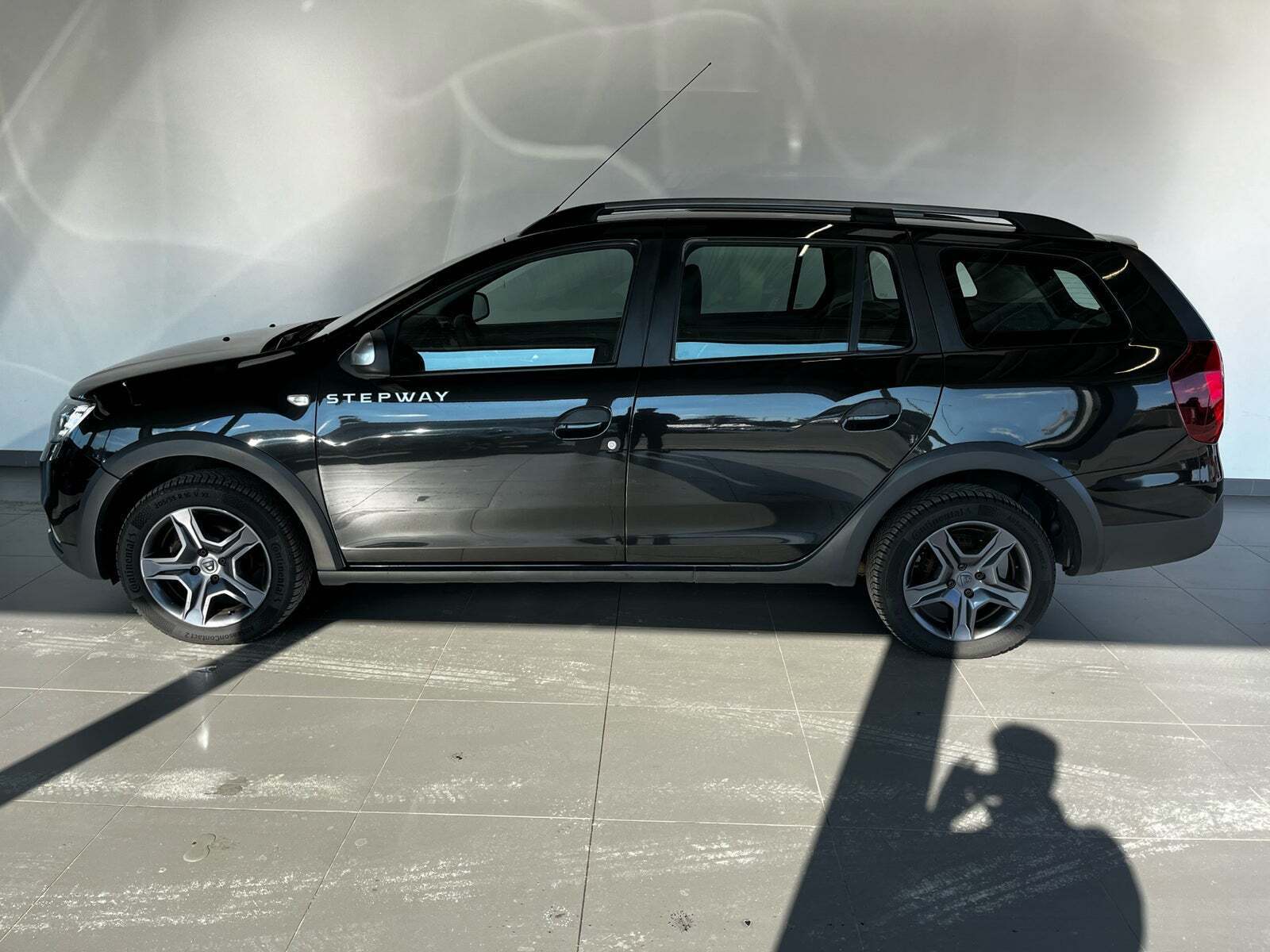 Sort Dacia Logan Stepway fra 2017