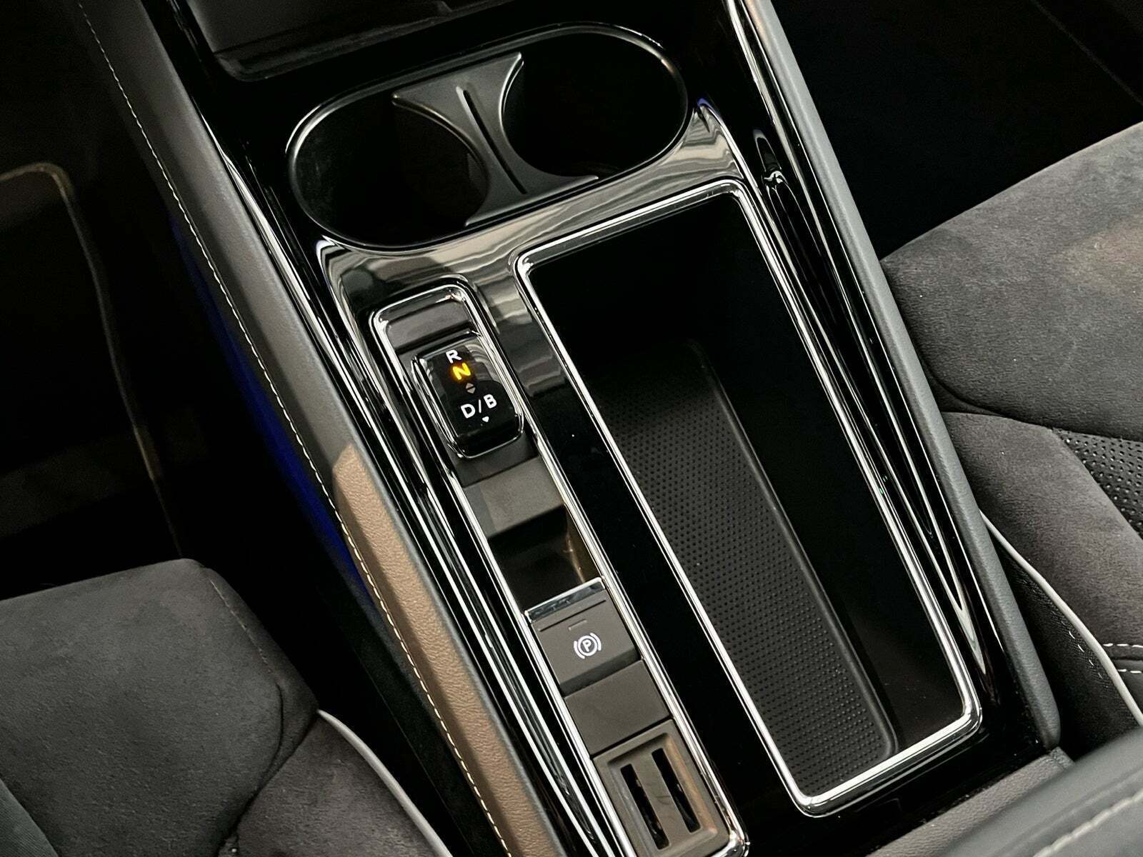 Blå Skoda Enyaq fra 2024