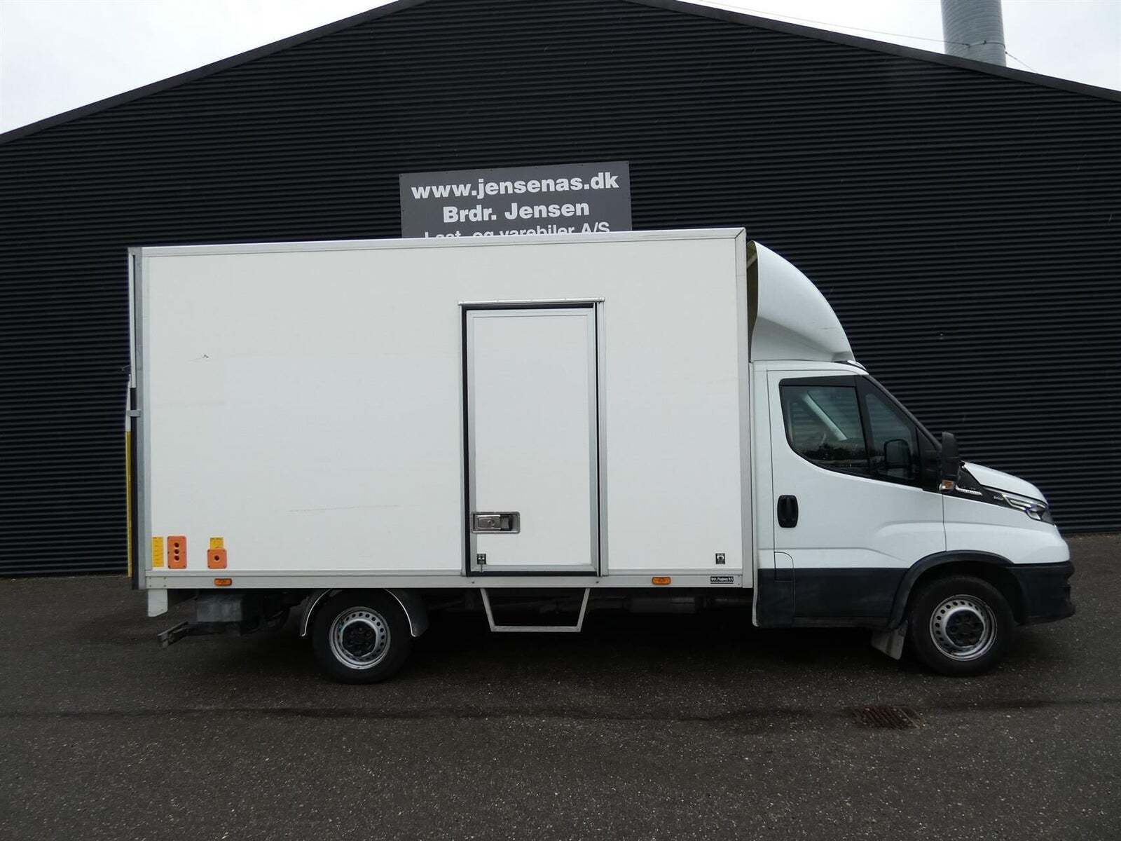 Iveco Daily 2,3 35S16 Alukasse m/lift AG8