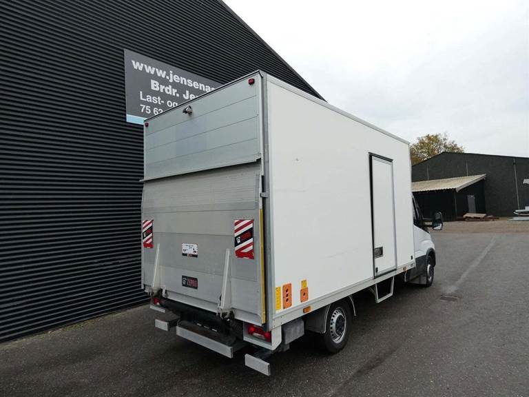 Iveco Daily 2,3 35S16 Alukasse m/lift AG8