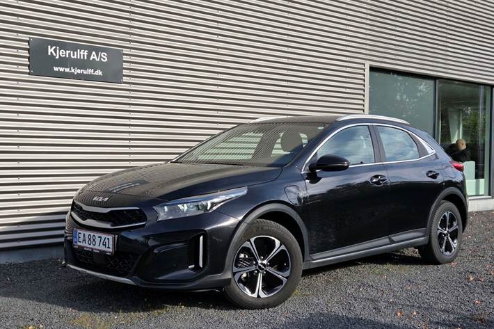 Sort Kia XCeed fra 2024 set udefra