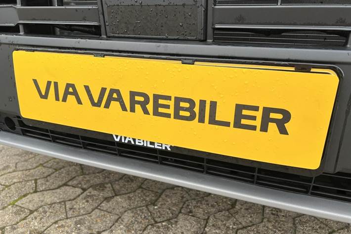 Hvid Toyota Proace Max Electric fra 2025 set udefra