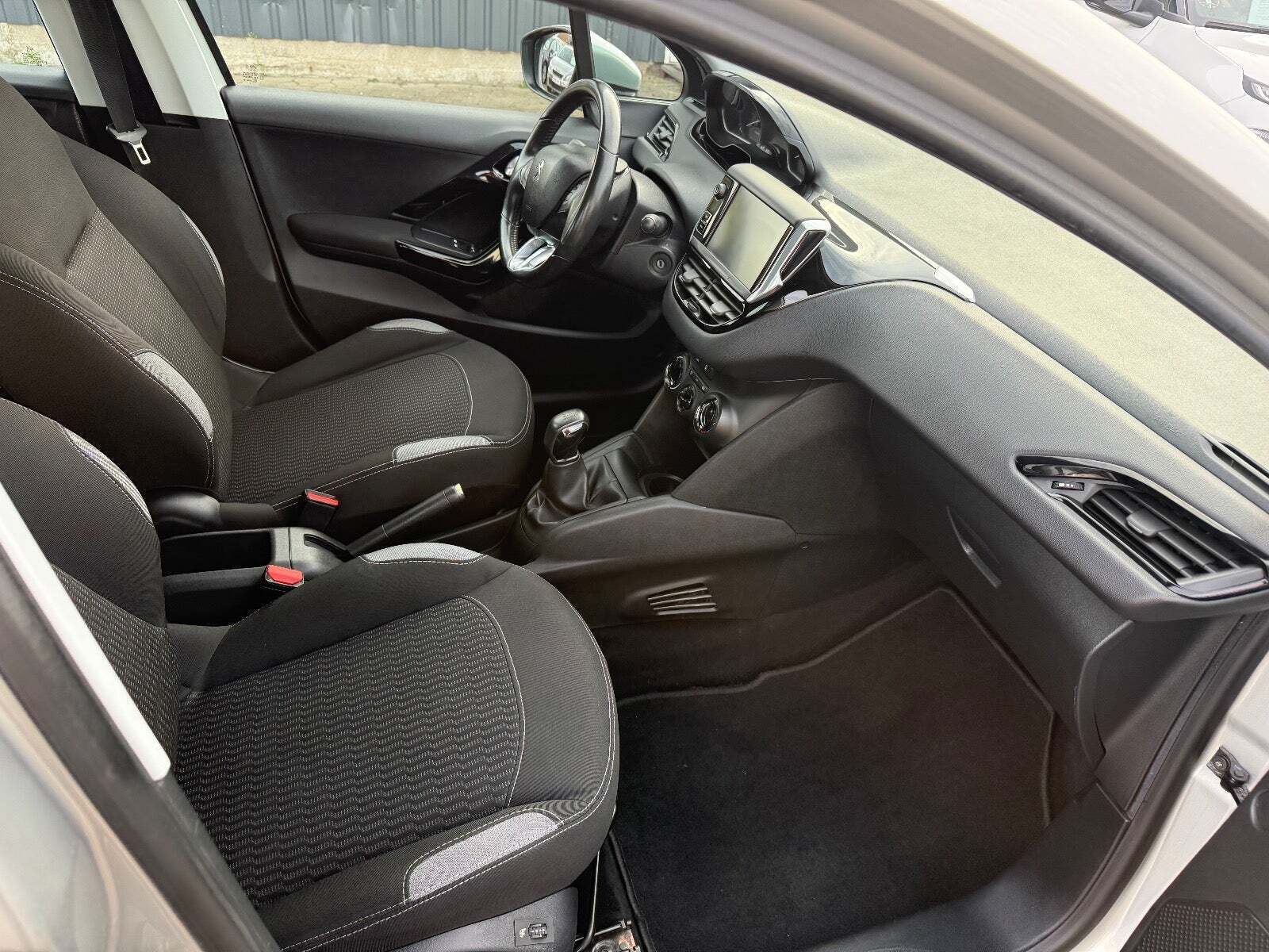 Peugeot 208 1,2 VTi 82 Active