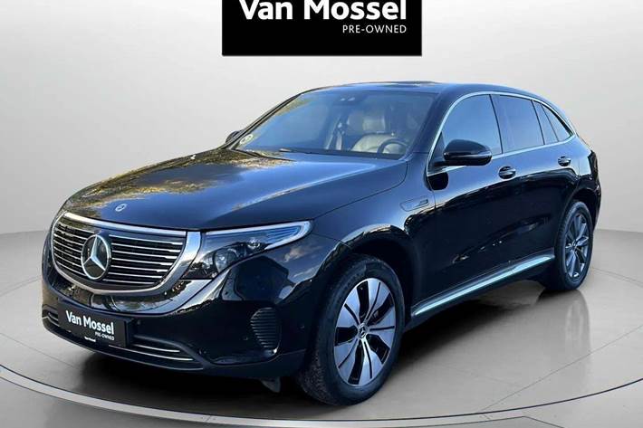 Sort Mercedes EQC400 fra 2021 set udefra