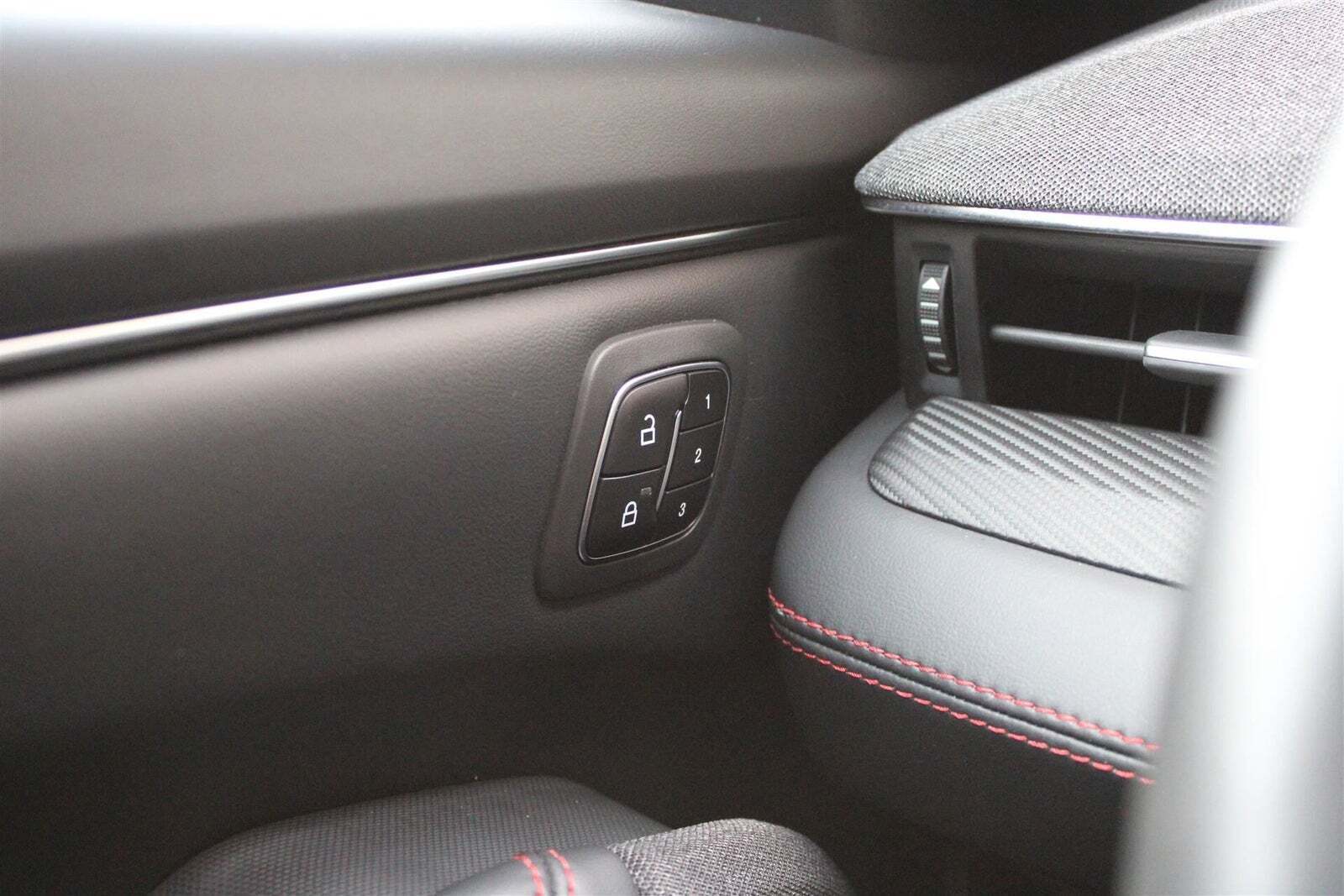 Ford Mustang Mach-E 75 Premium Standard Range AWD