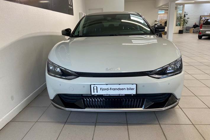 Beige Kia EV6 fra 2022