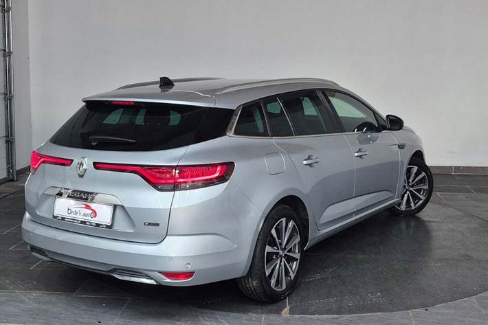 Sølv Renault Megane IV fra 2021