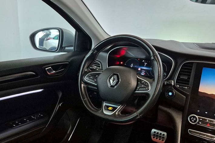 Sølv Renault Megane IV fra 2021